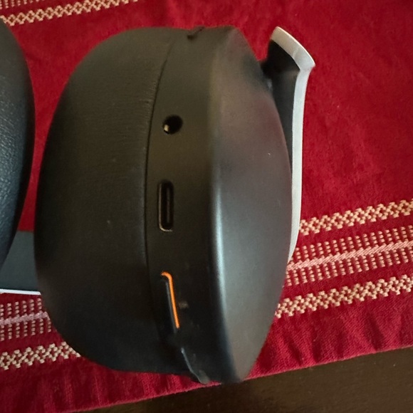 PlayStation 5 Pulse 3D Wireless Headset - Preowned - Picture 4 of 7